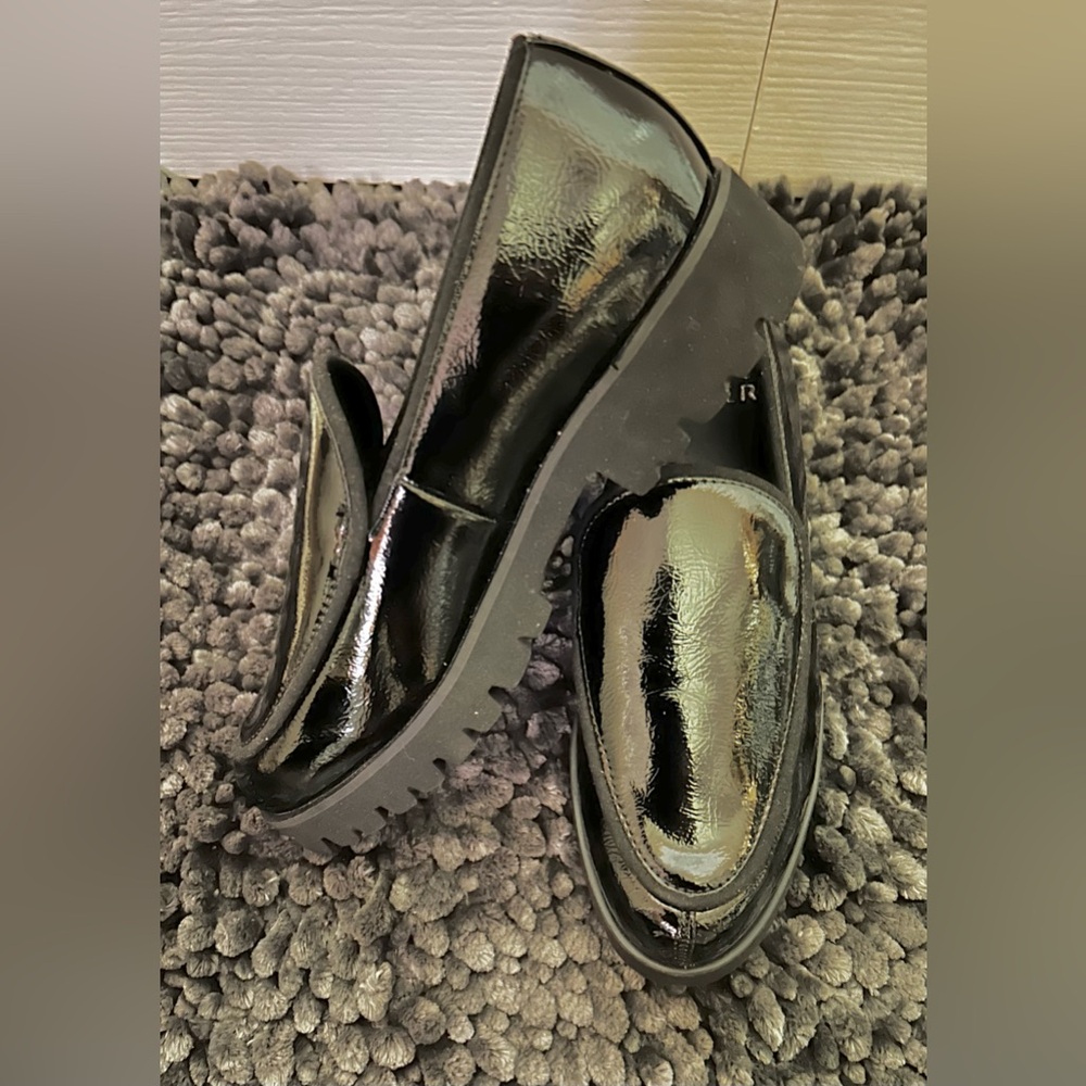 Brand new Donald Pliner Eclipse Patent Leather Loafers Size 5.5 & 8.5
